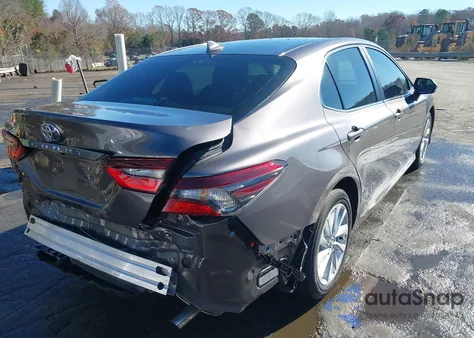2023 Toyota Camry Le z USA, uszkodzony, nr VIN 4T1C11AKXPU152401